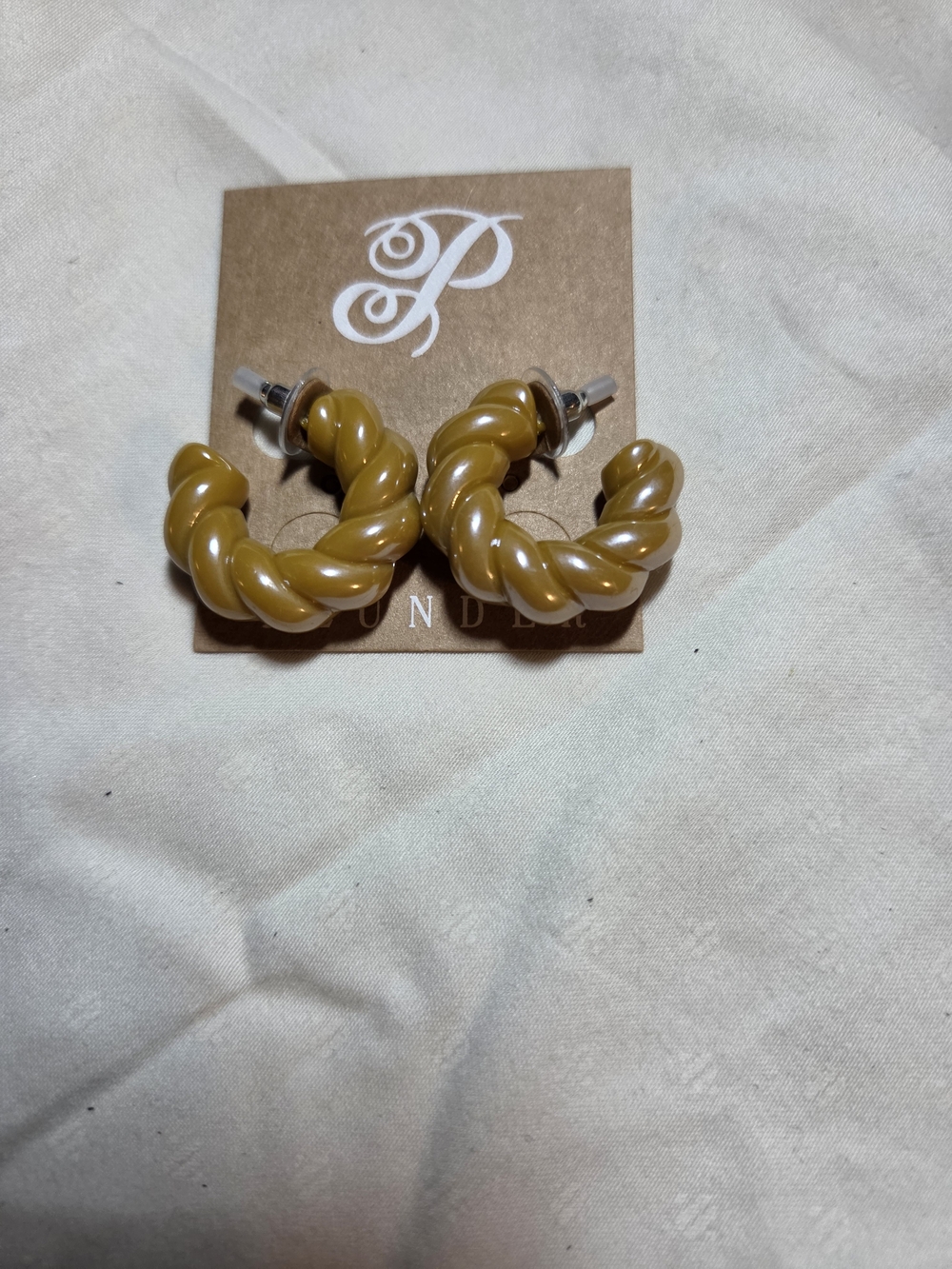 Plunder Twisted Hoop Studs in Light Brown